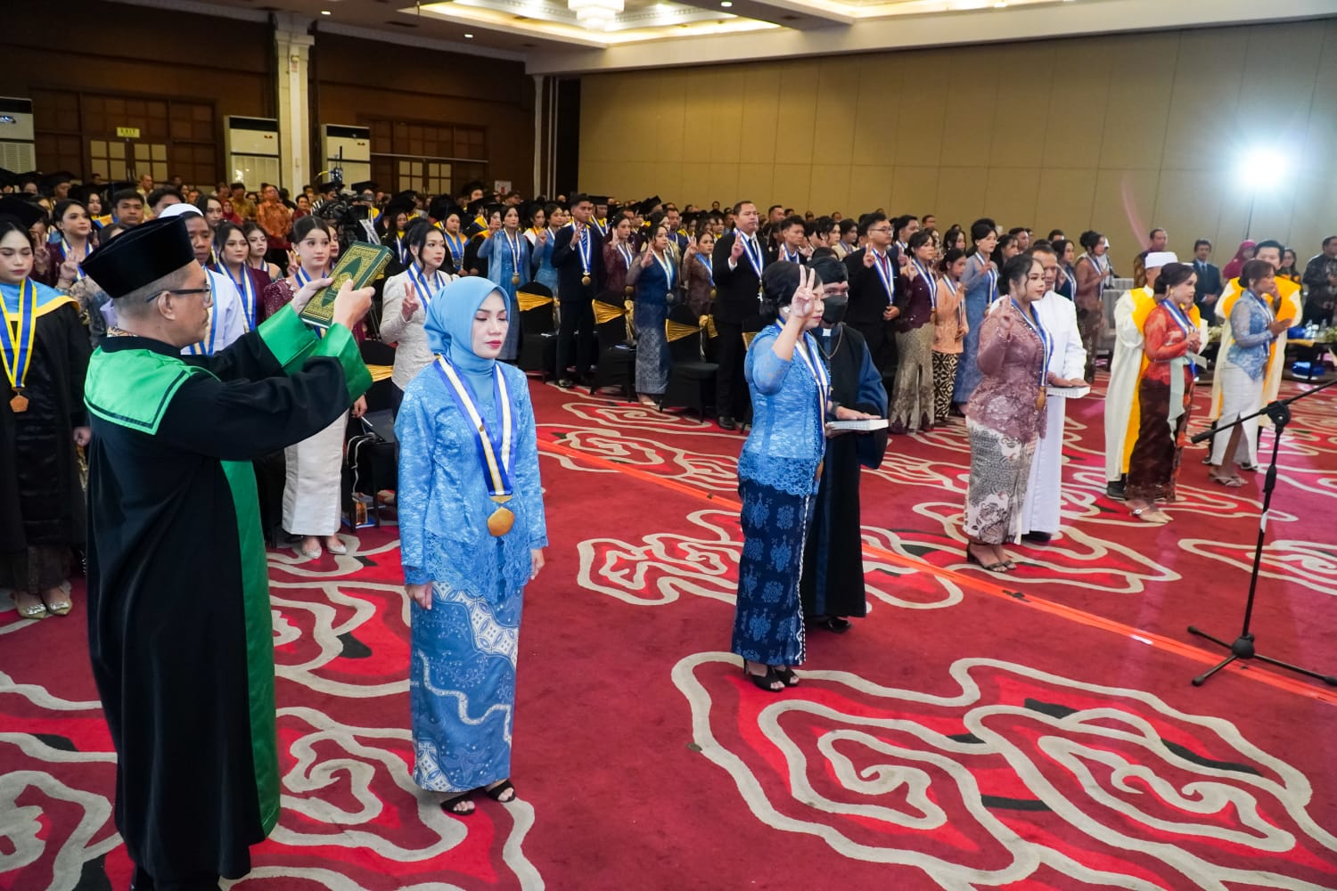 266 Lulusan STIKES Bethesda Ikuti Wisuda Dan Angkat Sumpah Ners