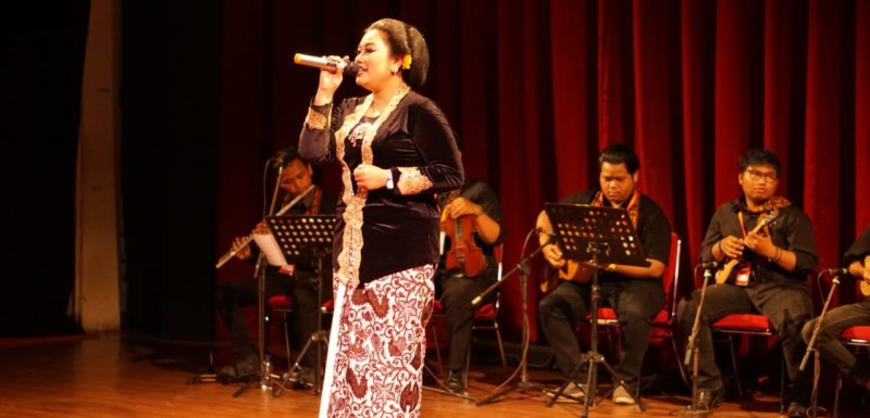 Grace Masuk Deret Tangga Juara lomba Keroncong Peksimida DIY 2018