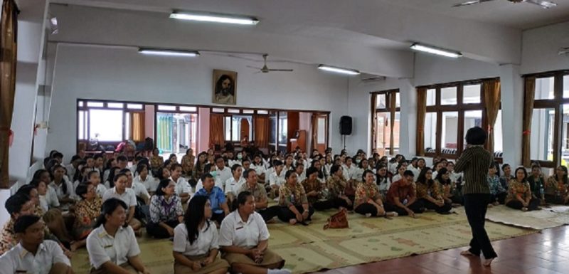 Ibadah Awal Tahun Keluarga STIKES Bethesda Mensyukuri Berkat Tuhan