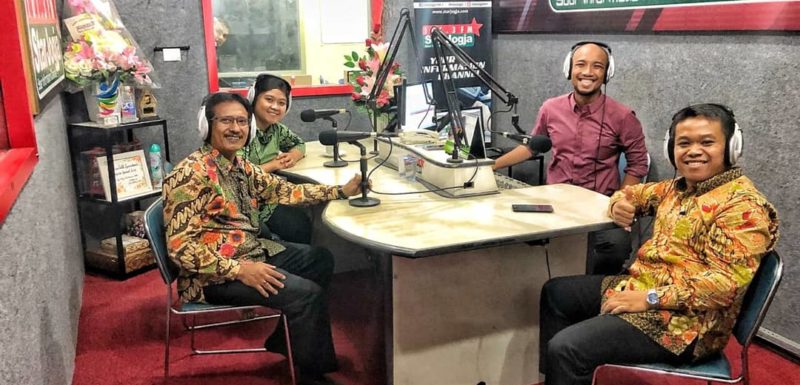 Talk Show DHF Star Jogja FM Mengundang Dosen STIKES Bethesda Sebagai Narasumber