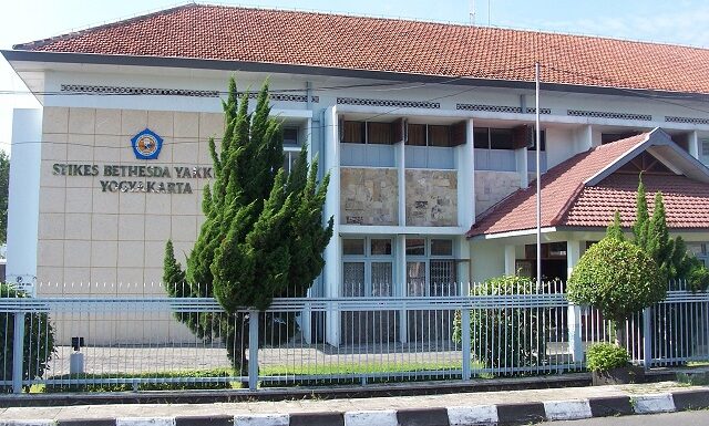 Dua Mahasiswa STIKES Bethesda Raih Hibah PHP2D