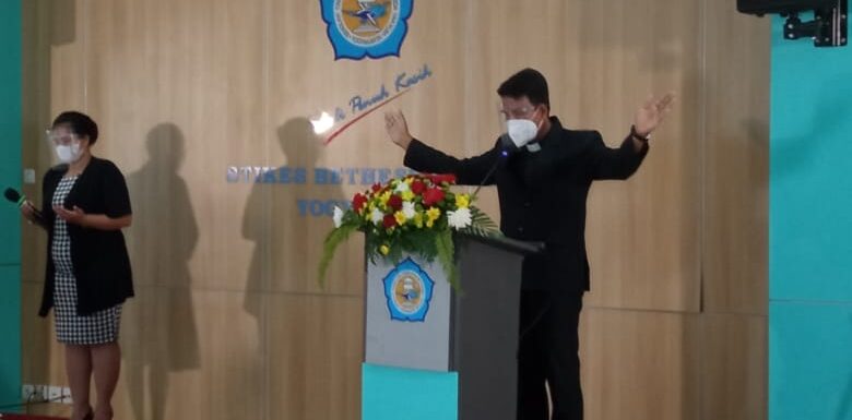 Ibadah Syukur Dies Natalis XII, Merefleksi Mandat Paskah Dalam Pelayanan STIKES Bethesda