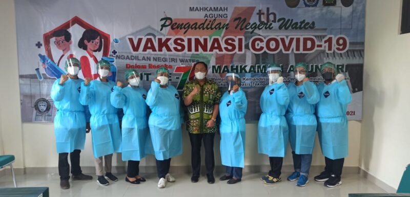 PN Wates Bersama STIKES Bethesda Selenggarakan Vaksinasi COVID-19 Untuk Ratusan Warga Kulon Progo