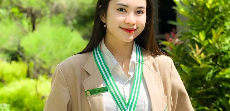 Meyta Lintang Dinobatkan Sebagai Best Presentation Essay Competition Nasional