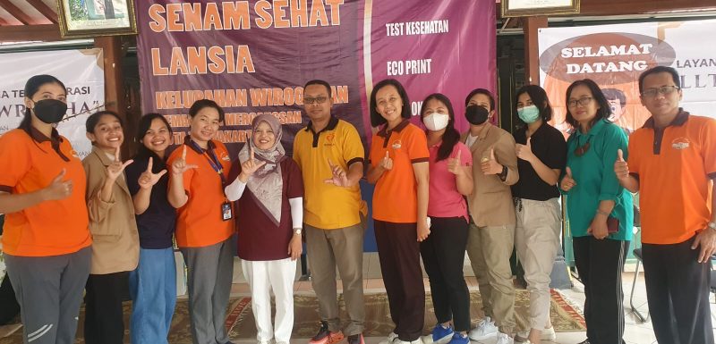 Dosen dan Mahasiswa Berikan Layanan Kesehatan Kepada Peserta Gebyar Lansia