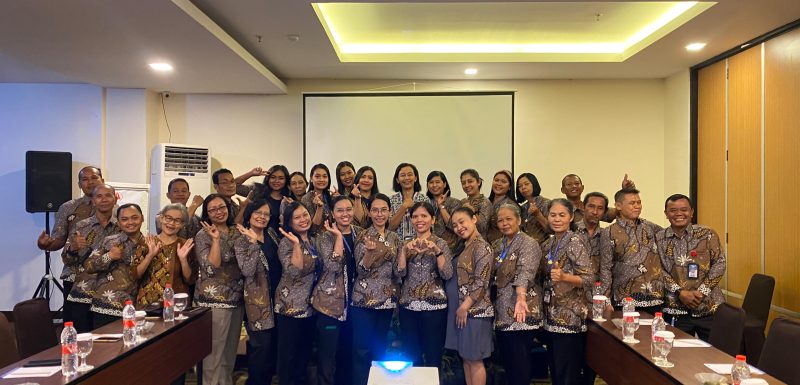Tendik dan Tenaga Penunjang STIKES Bethesda Yakkum Ikuti Service Excellence Training