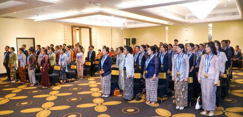 Dewan Senat STIKES Bethesda YAKKUM Lantik 52 Ners Angkatan XVII