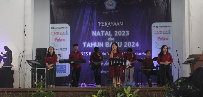 Keluarga STIKES Bethesda YAKKUM Rayakan Natal 2023 Dan Tahun Baru 2024