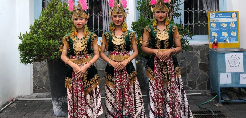 Wakil STIKES Bethesda Raih Juara Pertama Lomba Tari "Ritme Nusantara"